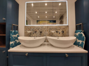 Bathroom - twin sinks